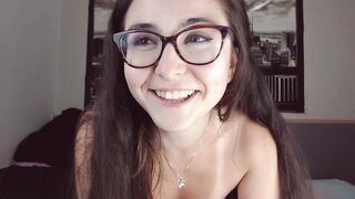 littlee33 05-Aug-20 posing on webcam