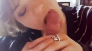 Lady Gives Fellatio And Gulps Cumshot
