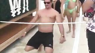 Oops! Embarrassing Pussy Display!