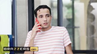 Brazzers - Huge Tit Milf Alura Tnt Jenson Exploits Younger Cock