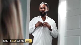 Brazzers – Codi Vore’s Older Lover Steve Holmes Sneaks Past Her Clueless Boyfriend